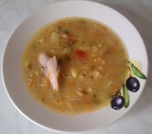 Гороховый суп с курицей фото