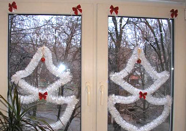 как украсить окно на новый год