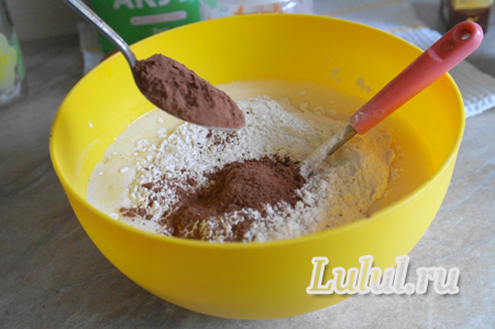 Шоколадный бисквит на кефире с заварным кремом рецепт с фото