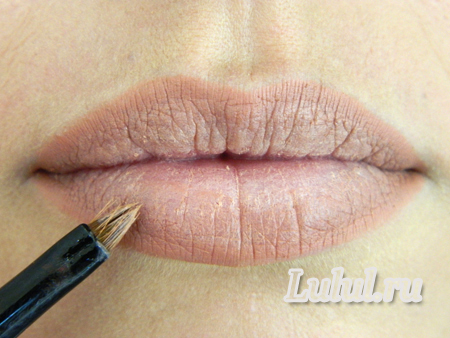 Как правильно красить губы карандашом